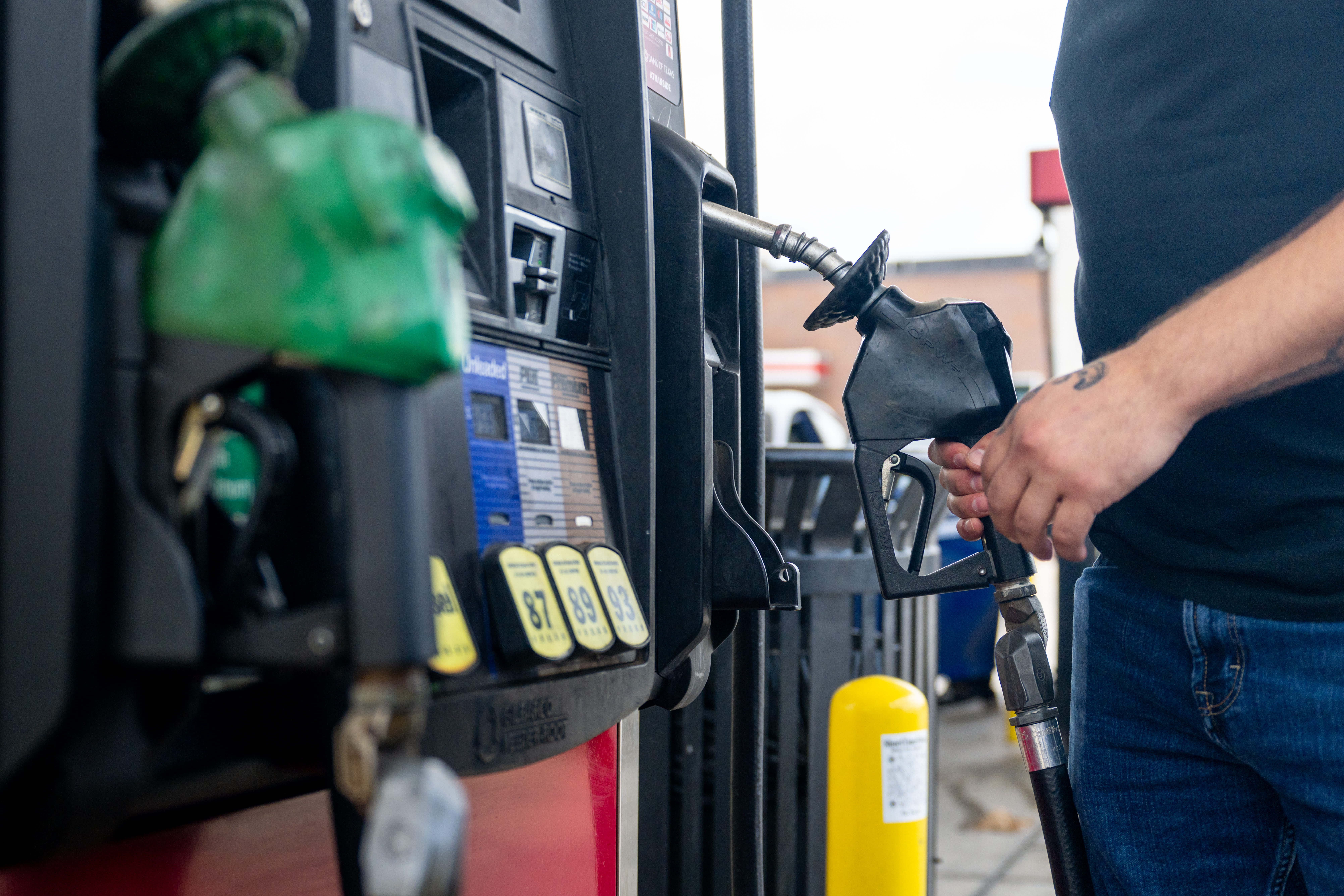 Fed's Key Inflation Gauge Expected to Hold Near 3.3% as Rate Hike Odds Grow