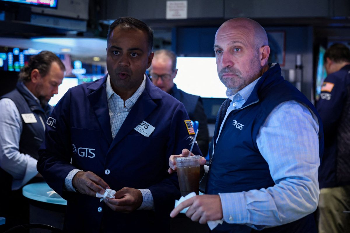 10-Year Treasury Yield Retreats From 5.23% After Weak 30-Year Auction Draws Record Central Bank Demand