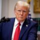 Trump walking with swollen legs after diagnosis